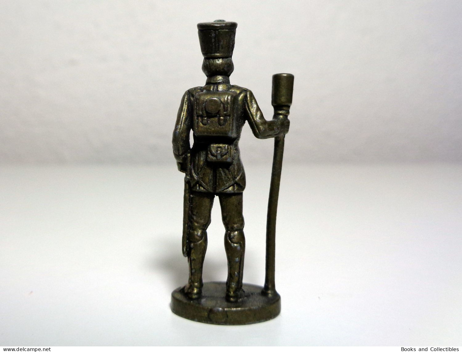 [KNR_0014] KINDER, 1978 - German Soldiers > CANNONEER (40 Mm, Brass) - Figurine In Metallo