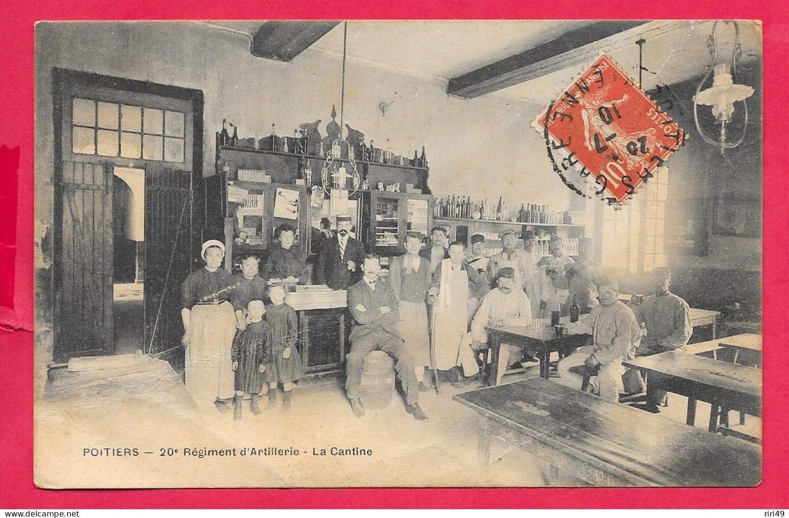 Cpa 86 Poitiers, La Cantine, 20e Régiment D'artillerie,  Voyagée 1910, Dos écrit, Voir Scanne, Animation, - Personnages