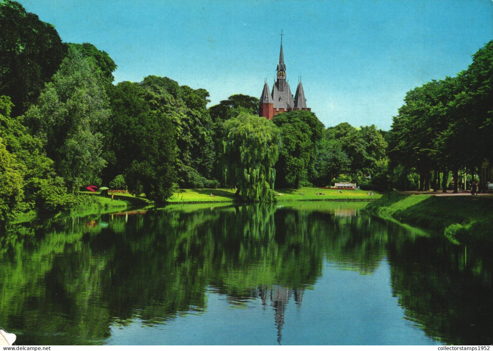 ZWOLLE, CHURCH, ARCHITECTURE, UMBRELLA, PARK, NETHERLANDS - Zwolle