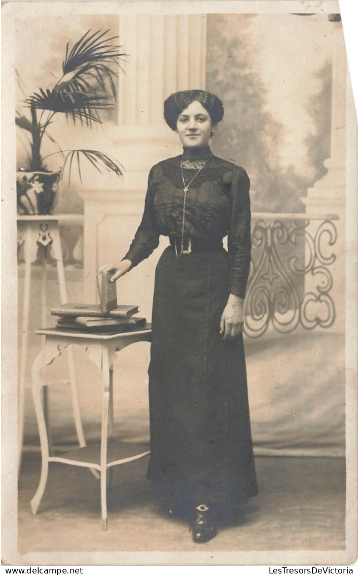 MODE - Femme - Portrait - Carte Postale Ancienne - Moda