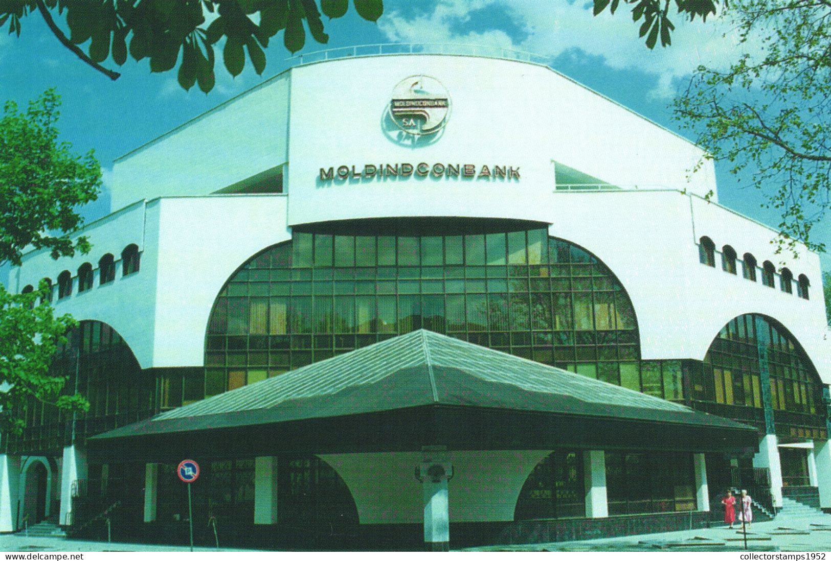 CHISINAU, BANK, ARCHITECTURE, MOLDOVA - Moldavië