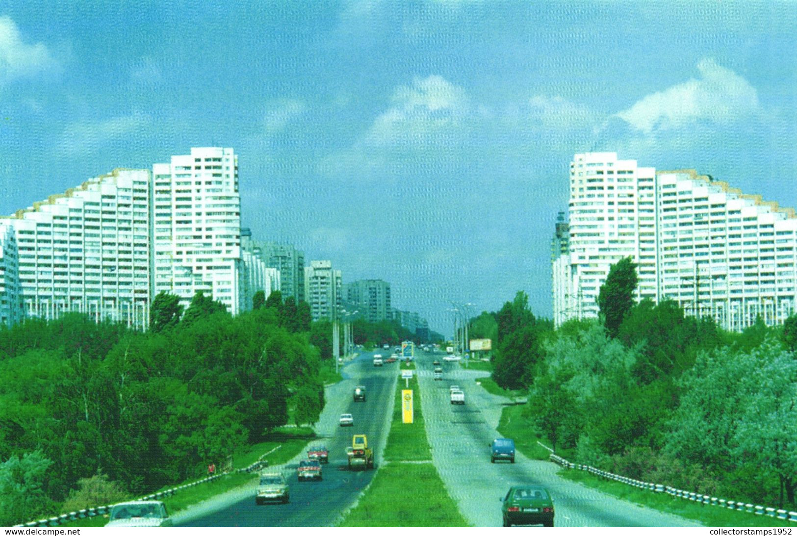 CHISINAU, ARCHITECTURE, CARS, MOLDOVA - Moldavië