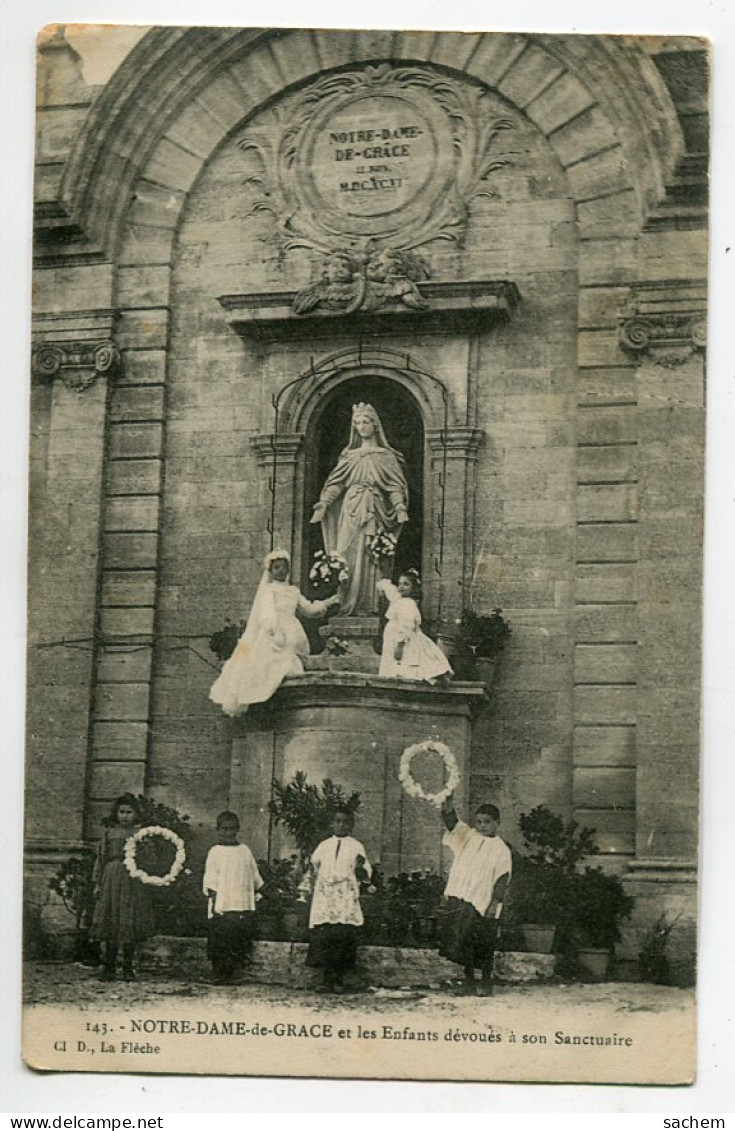 30 ROCHEFORT Du GARD Enfants De Choeur Et Fillettes Grimpées Sur Statue Notre Dame De Grace   D08 2021 - Rochefort-du-Gard