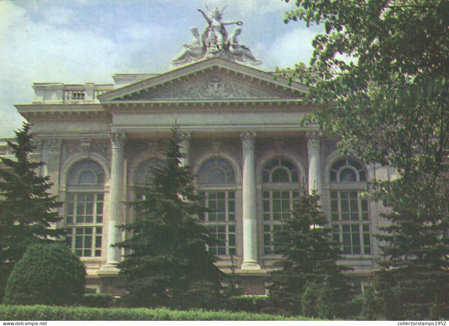 CHISINAU, SALA CU ORGA, STATUE, ARCHITECTURE, MOLDOVA - Moldavië