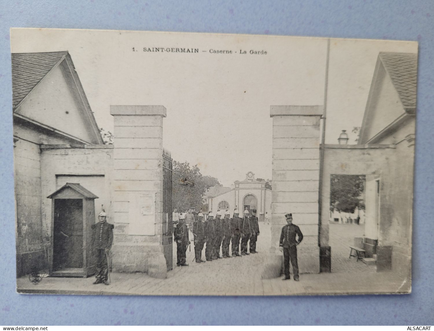 Saint Germain , Caserne , La Garde Dos 1900 , Obliteration Au Stylo - Casernes