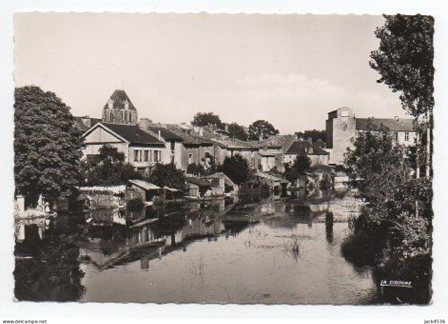 Carte Postale Moderne - 15 Cm X 10, 5 Cm - Non Circulé - Dép. 86 - VIVONNE - La VONNE Vue Du Pont Des Carmes - Vivonne