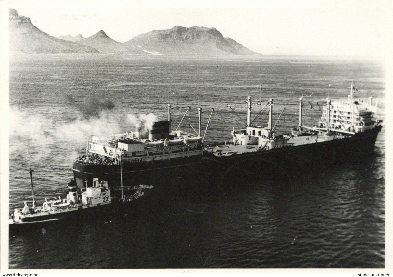 Walfang-Schiff Schiffspost M.S. Willem Barendsz Mit Entsprechendem Schiffspost-Stempel Auf Niederländischer Frankatur Ba - Mariposas