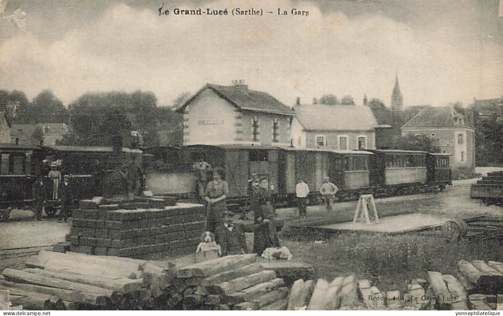 72 - SARTHE - LE GRAND LUCÉ - La Gare - Plan Animé - Bois - 10450 - Le Grand Luce