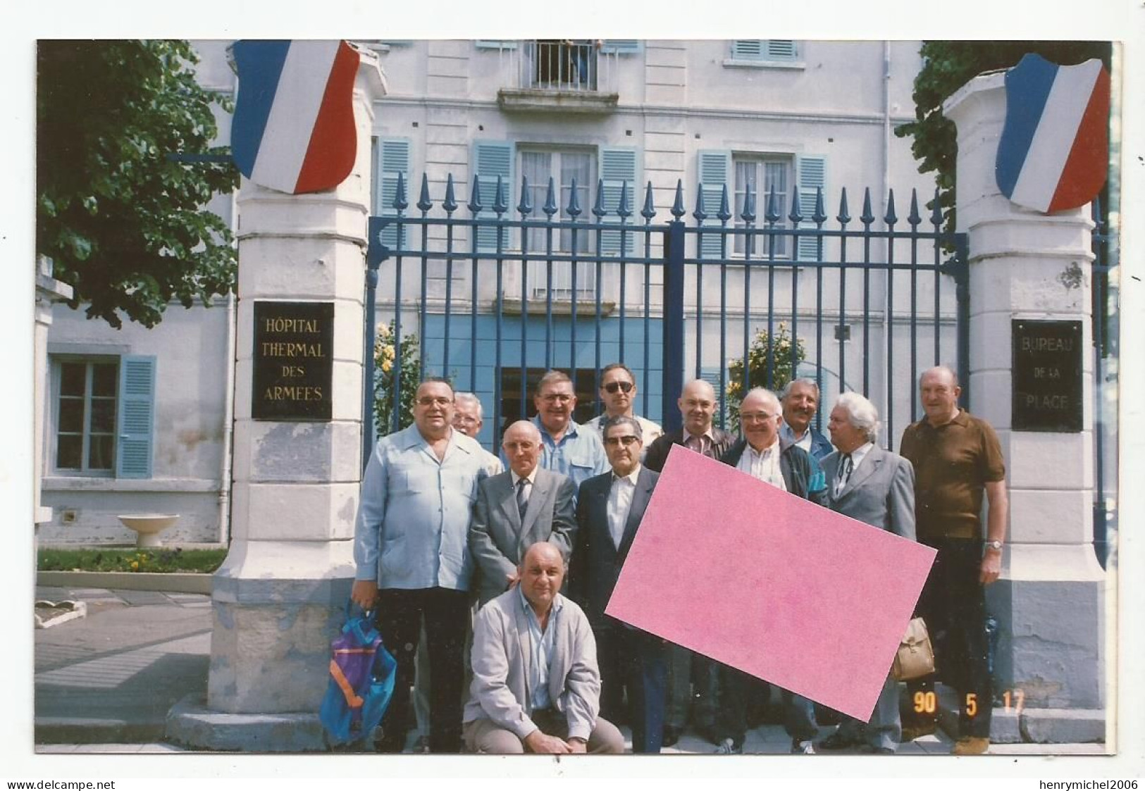 Photographie 66 Amélie Les Bains Hommes Devant L'hopital Thermal Des Armées Photo 14,5x9,5 Cm Env - Lieux