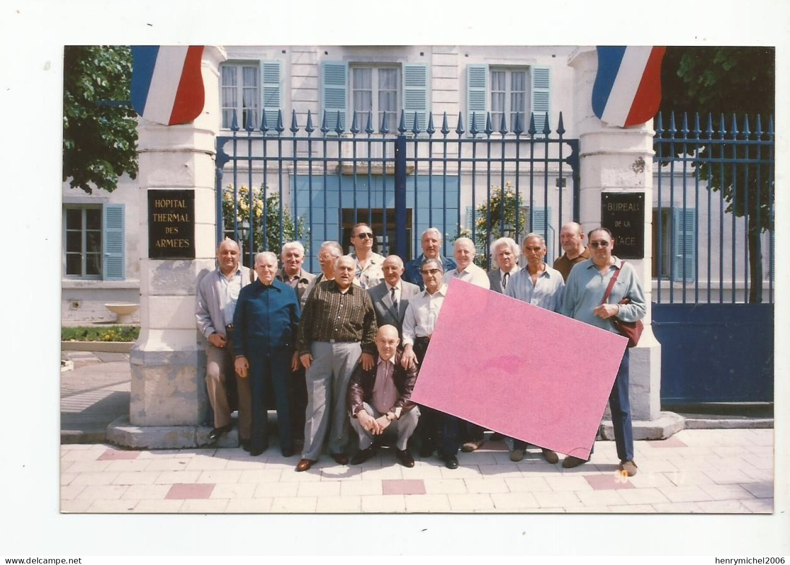 Photographie 66 Amélie Les Bains Hommes Devant L'hopital Thermal Des Armées Photo 14,5x9,5 Cm Env - Lieux