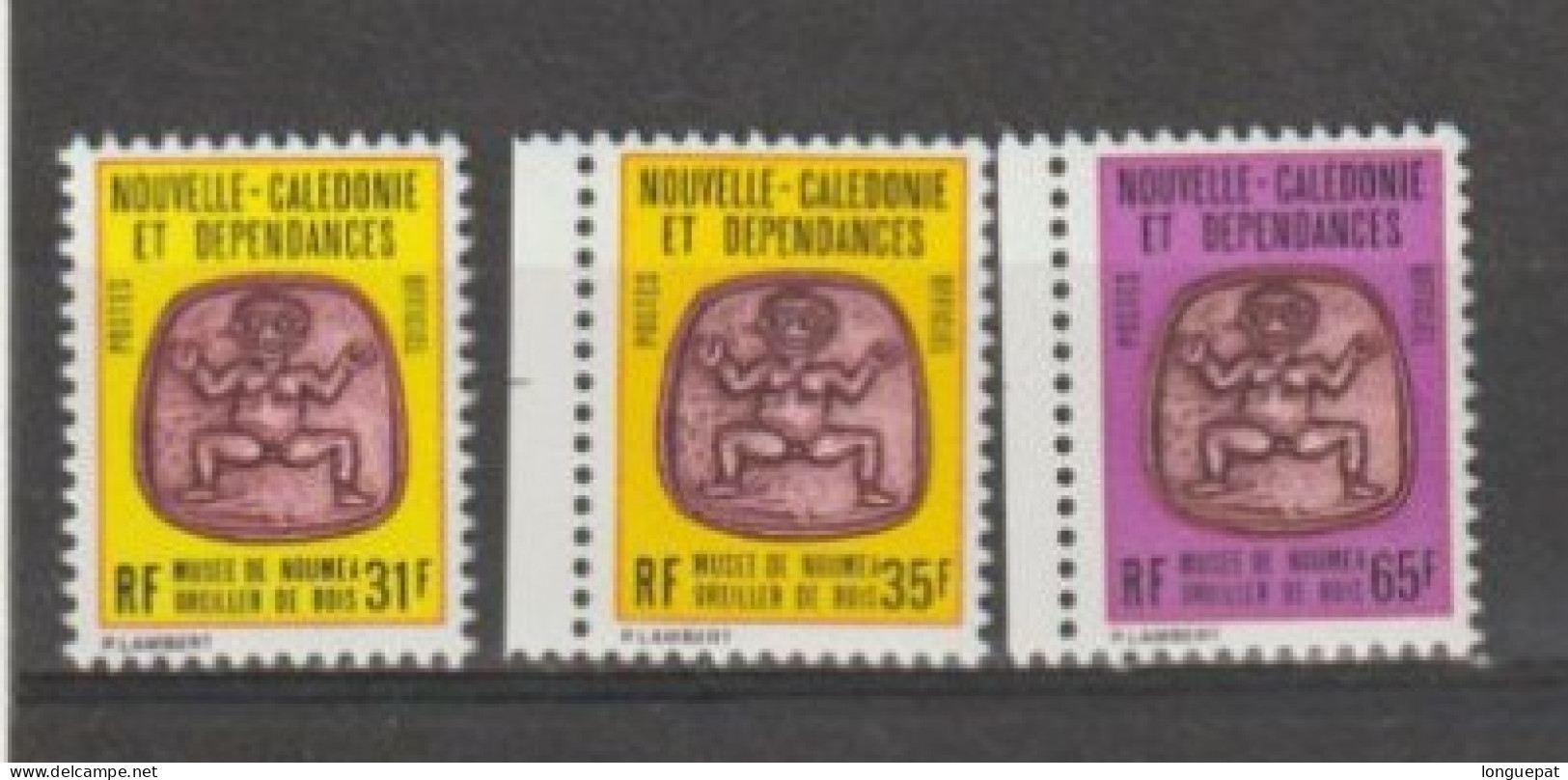 Nle Calédonie : Oreillers De Bois (Musée De Nouméa) - Oficiales