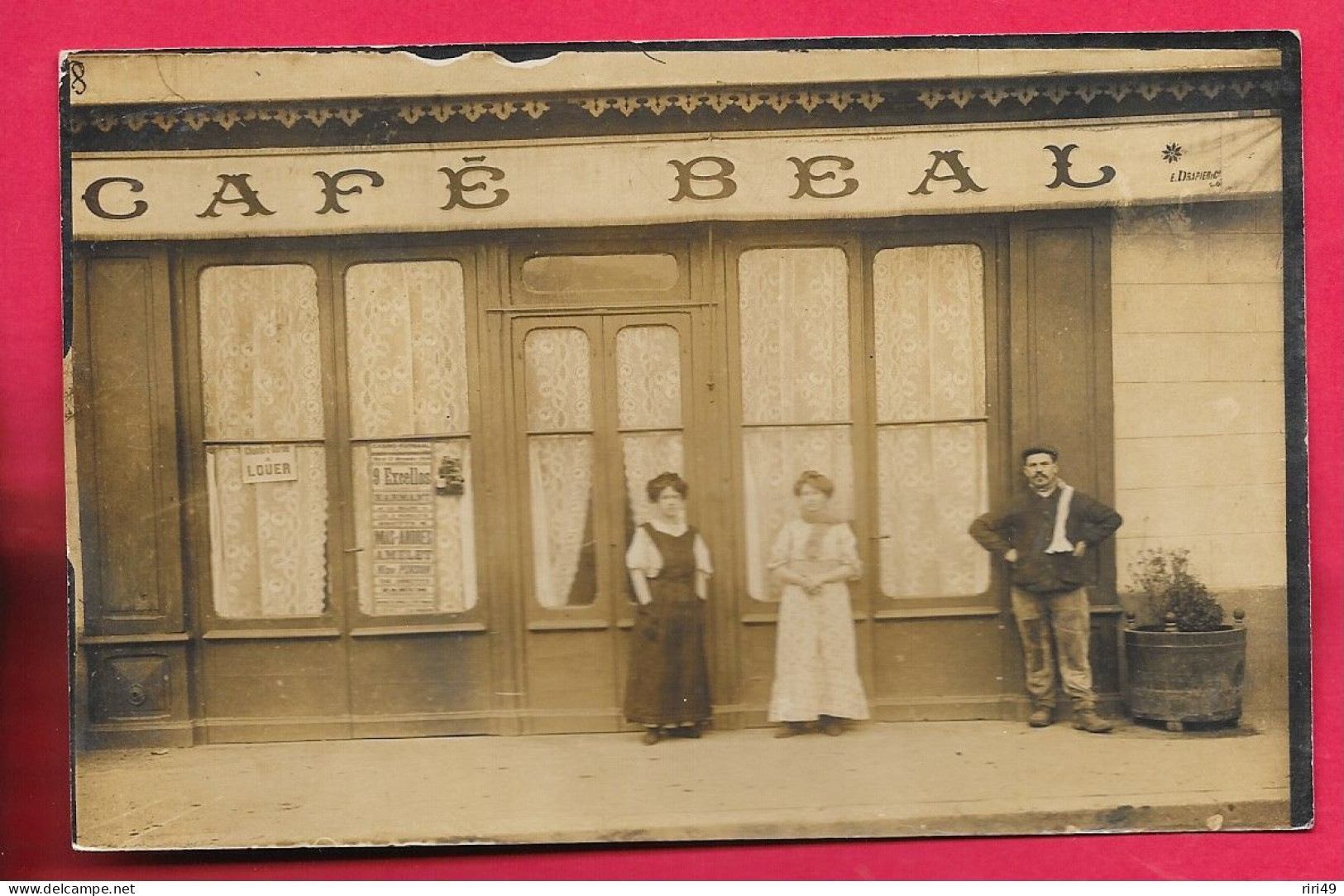 Cpa Photo Carte Café BEAL, Photographe Lyon-69, Voir Scannes. Dos Vierge Et Divisé, Belle Animation - Cafés