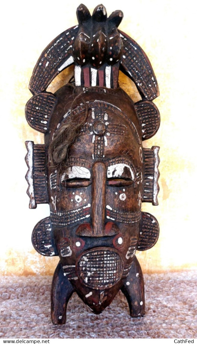 Masque Africain Ancien - Origine Inconnue, Mais Transmis Succession Militaire En Poste En Afrique Années 30. - Afrikaanse Kunst