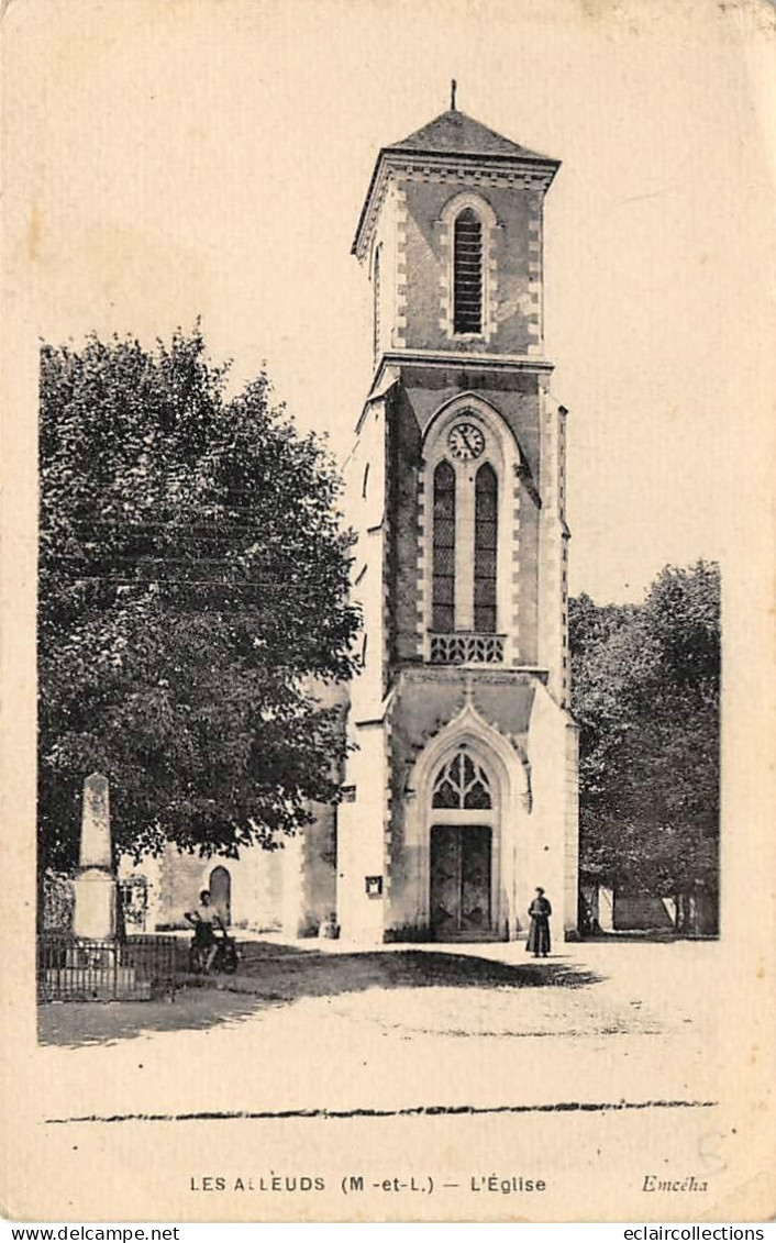 Les Alleuds   49        Eglise Et Monument Aux Morts        (Voir Scan) - Andere & Zonder Classificatie