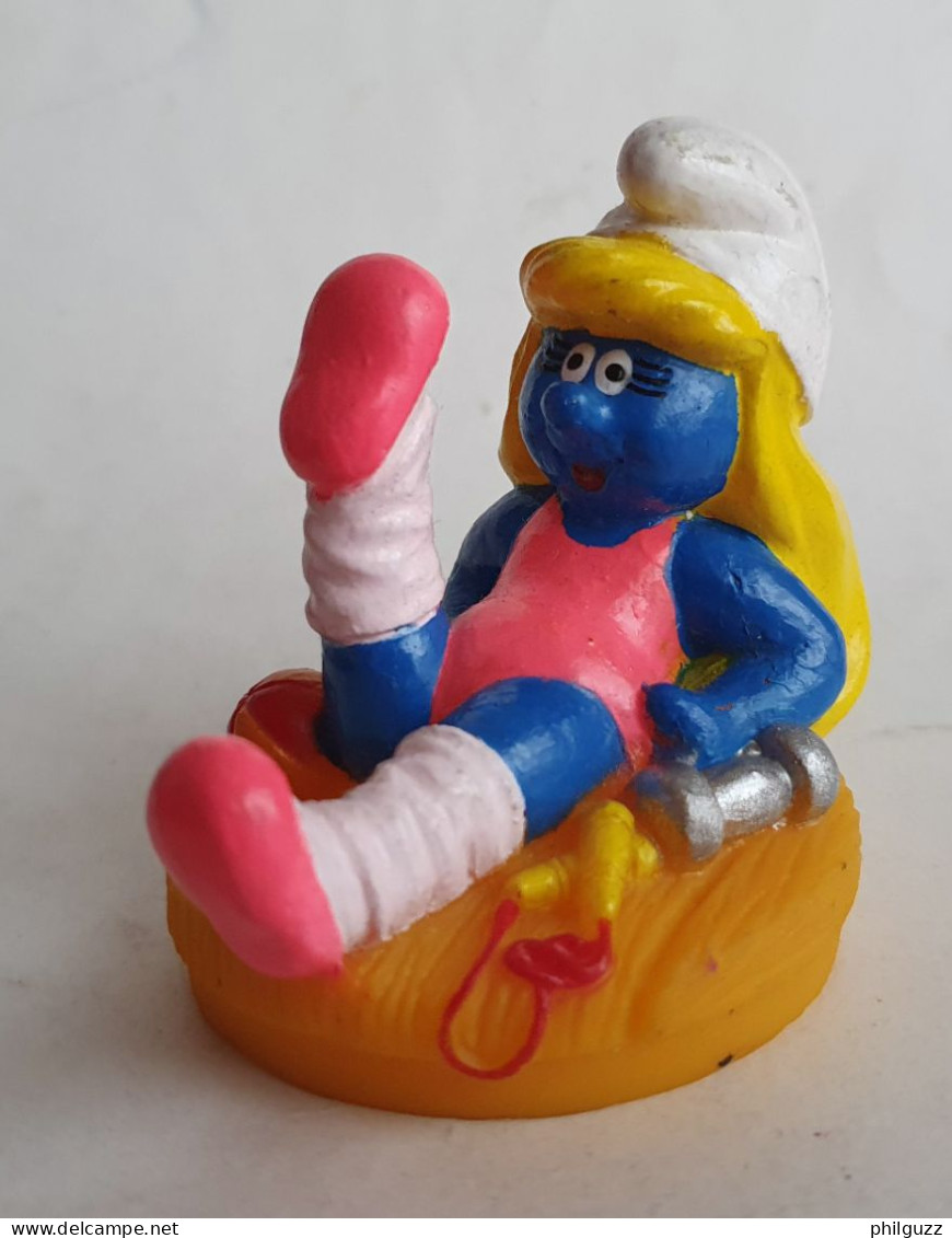 FIGURINE BOUCHON PRIME BIP 1998 SCHTROUMPF SCHTROUMPFETTE AEROBIC - Smurfen