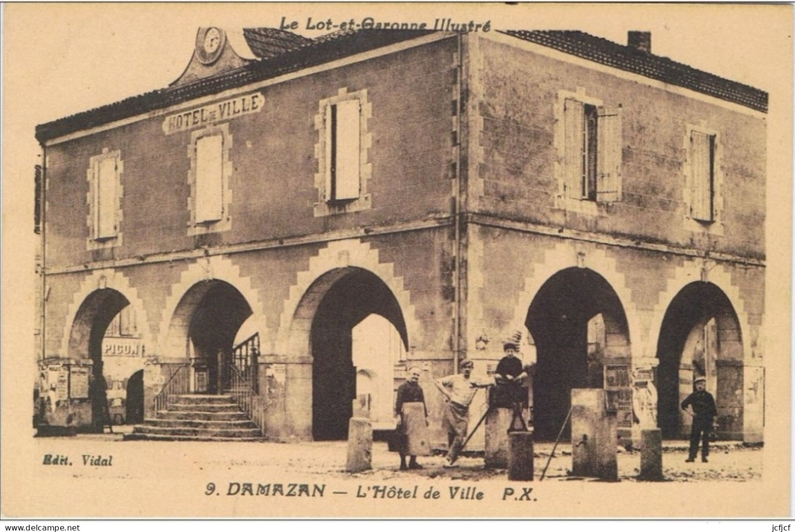 Cpa..47..DAMAZAN..LOT ET GARONNE..L'HOTEL DE VILLE..ANIMEE..PUB PICON... - Damazan