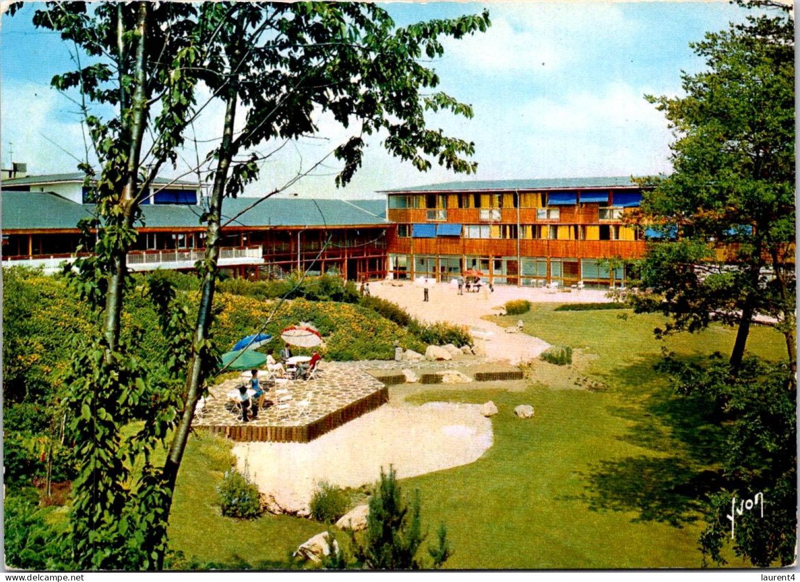 19-12-2023 (2 W 31) FRANCE - Village Vacance De Dourdan (2 Postcards) - Hotels & Restaurants