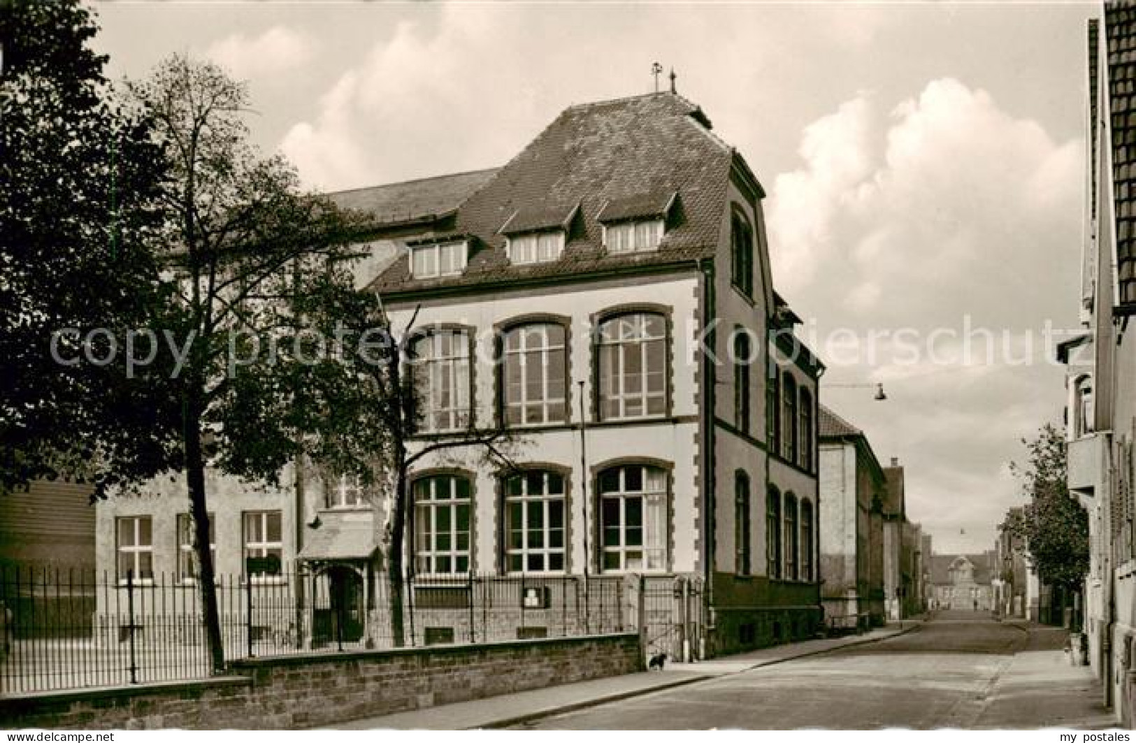 73830282 Ruesselsheim Main Realgymnasium Ruesselsheim Main - Rüsselsheim