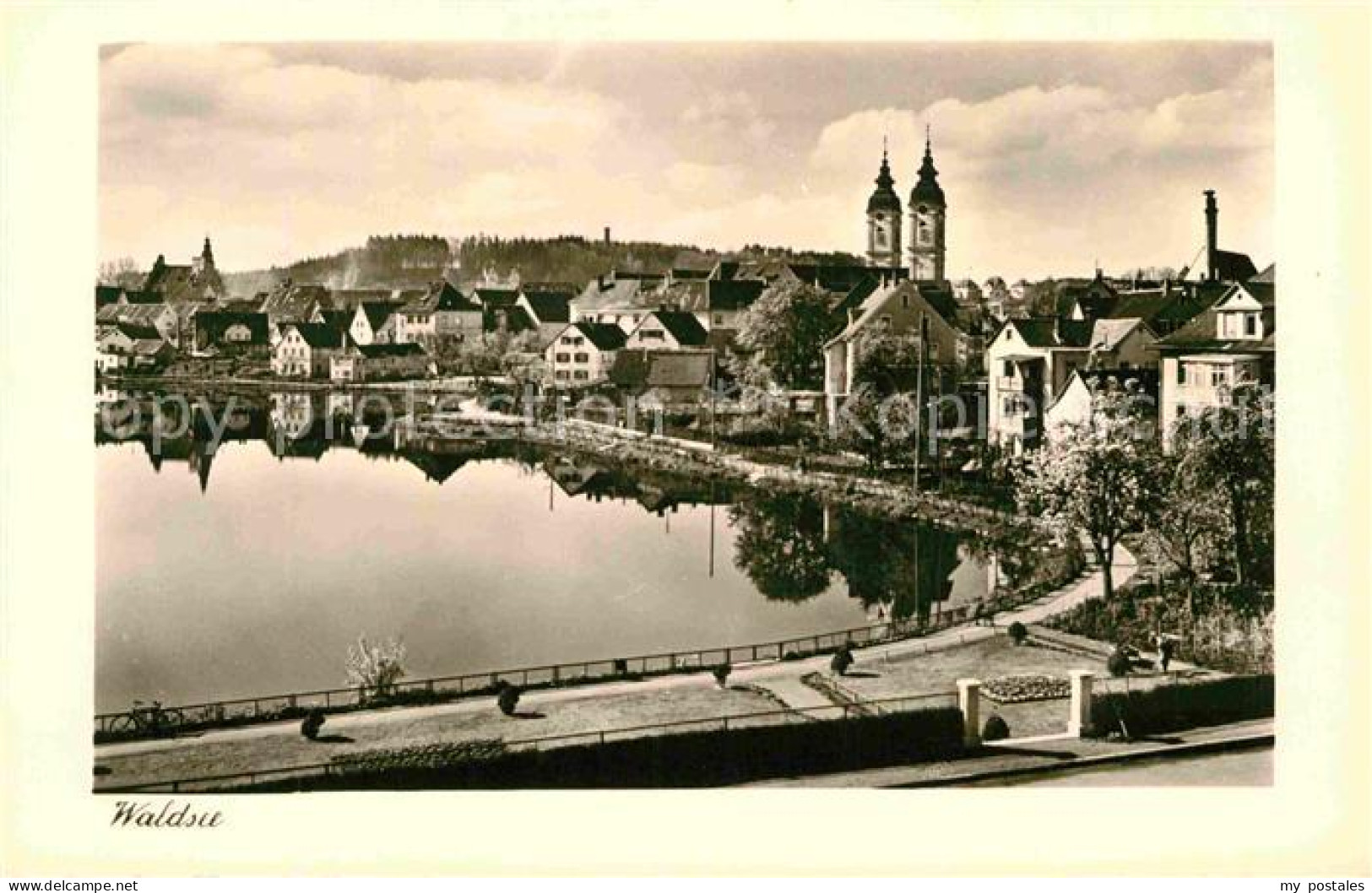 42747553 Bad Waldsee Stadtsee Stiftskirche  Bad Waldsee - Bad Waldsee