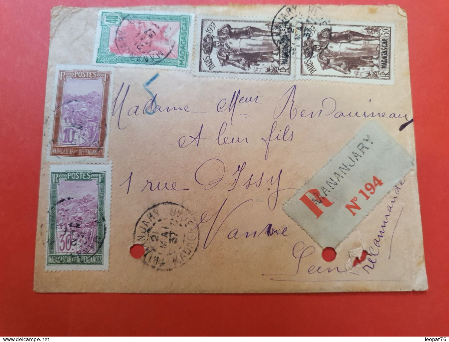 Madagascar - Enveloppe En Recommandé De Mananjary Pour La France En 1937 ( Trou D'archive) - D 181 - Lettres & Documents