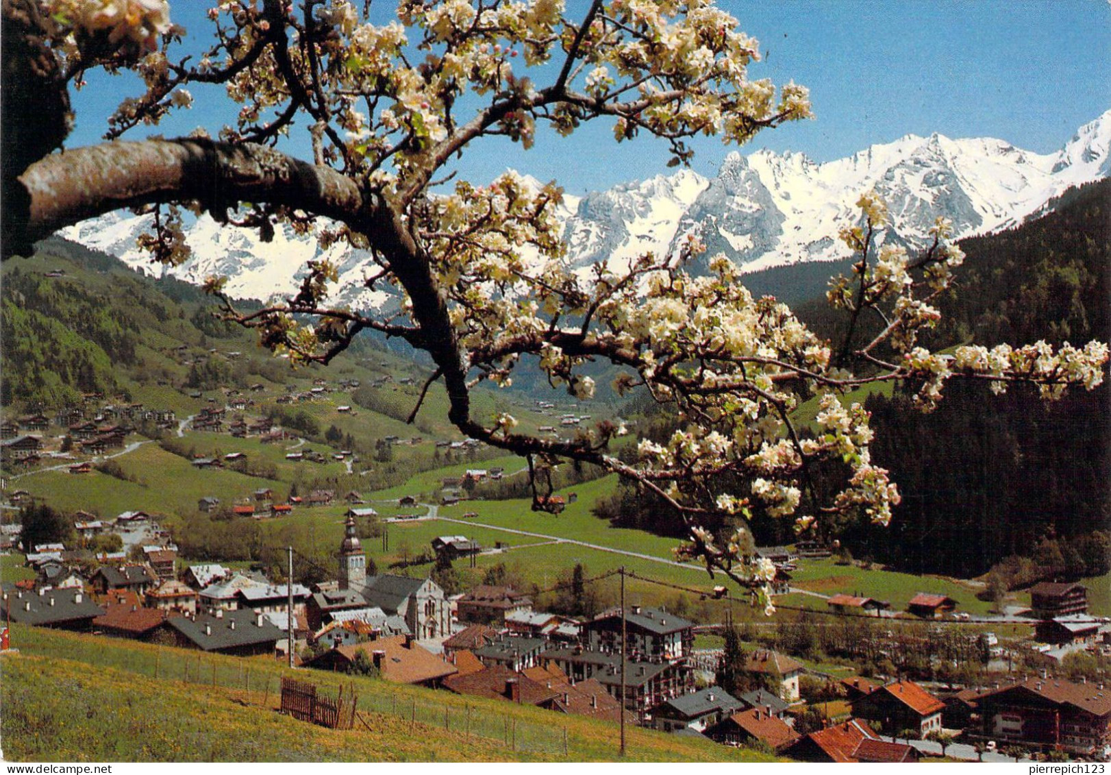 74 - Le Grand Bornand - Le Printemps Dans La Station - Le Grand Bornand