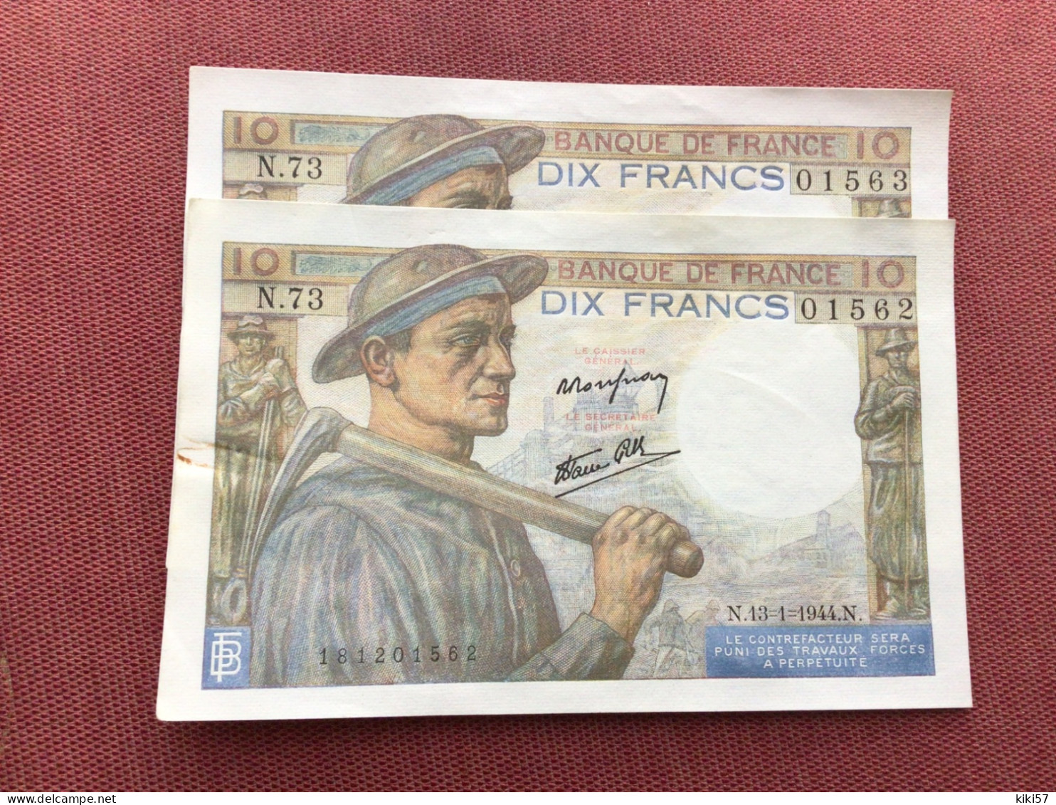 Lot De 2 Billets De 10 Francs Mineurs Numéros Qui Se Suivent Jamais Circulé Petite Trace De Trombone - 10 F 1941-1949 ''Mineur''