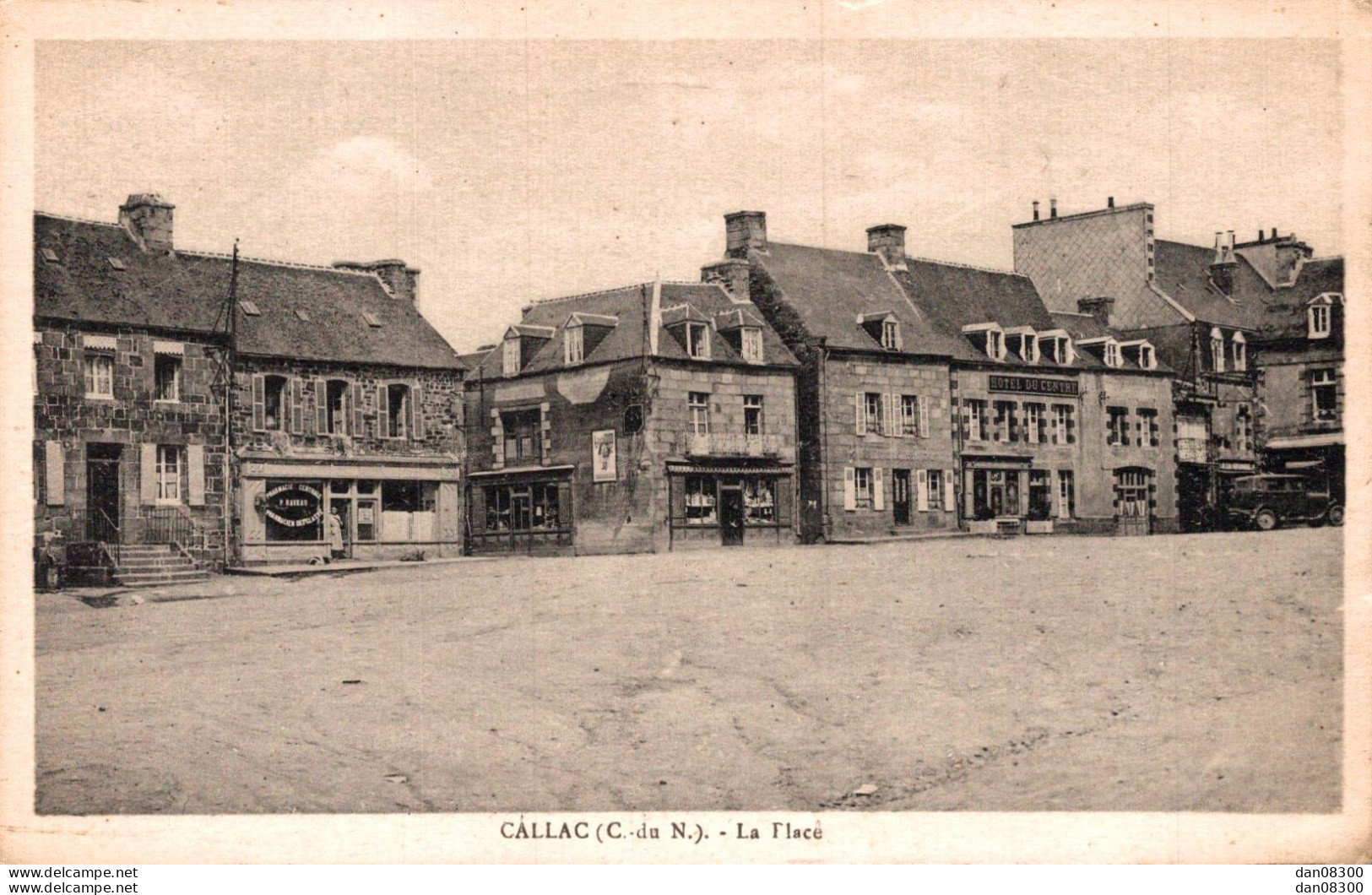 22 CALLAC LA PLACE - Callac