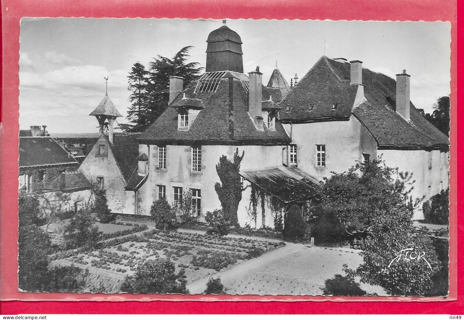 Cpa 23 GUERET, Ancien Château Des Comtes De La Marche, Voyagée 1955, Sans Timbre Arraché - Guéret