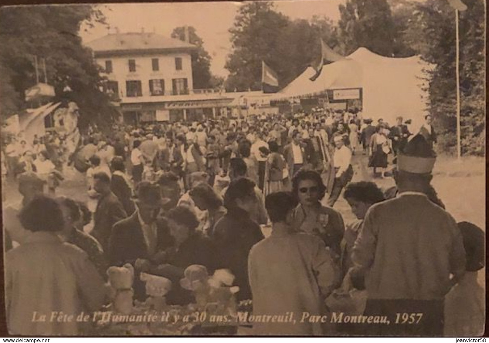 La  Fête De L'humanité  En 1957 à Montreuil  édition 1987 Par L'unnion  Philatélique Internationale - Evenementen