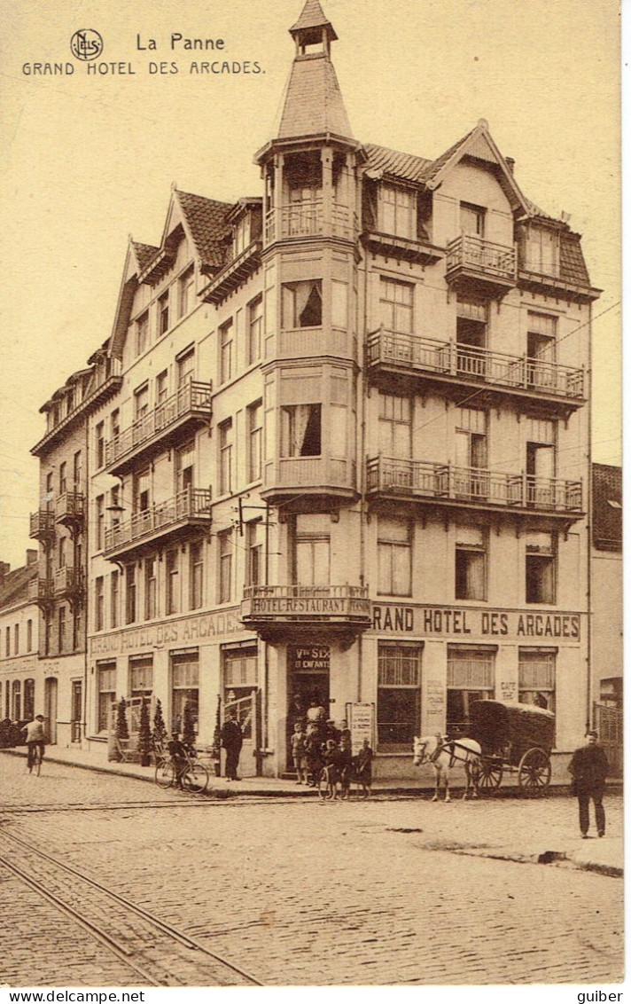 La Panne Grand Hotel Des Arcades Attelage  Voie De Tram  - De Panne