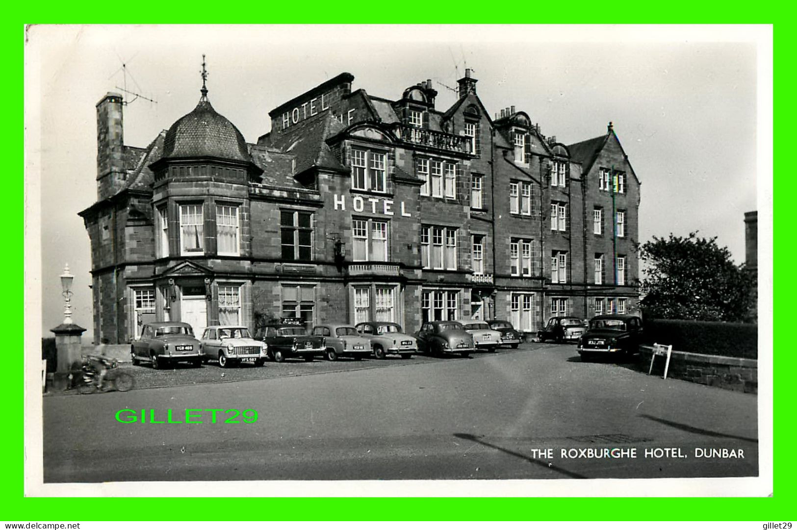 DUNBAR, EAST LOTHIAN, SCOTLAND - THE ROXBURGHE HOTEL - ANIMATED OLD CARS - TRAVEL IN 1961 - - East Lothian