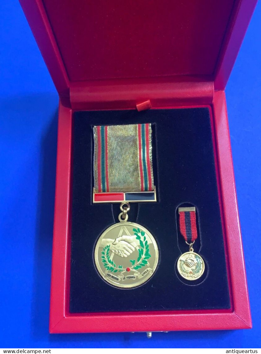 ALBANIA MEDAL-FOR SPECIAL CIVILS MERIT 2001- RARE SILVER MEDAL WITH ORIGINAL BOX - Non Classés