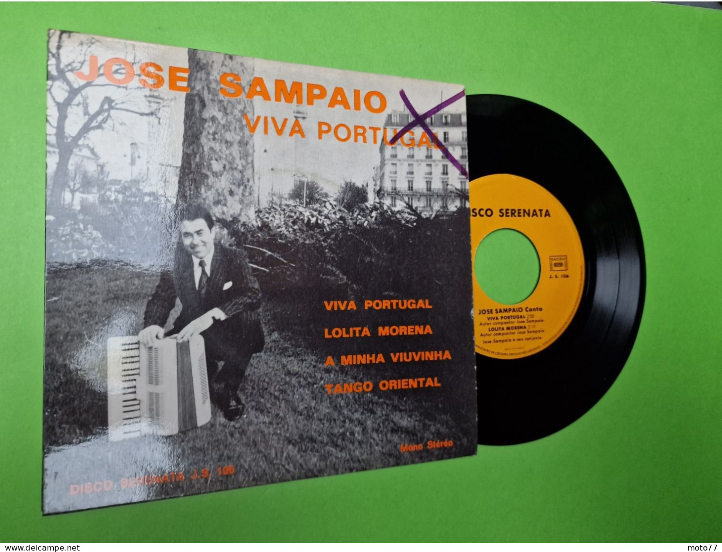 92/ Disque Vinyle 45 Tours - JOSE SAMPAIO - Viva Portugal - Accordéon - 4 Titres - Etat D'usage - Vers Année 1960 - World Music