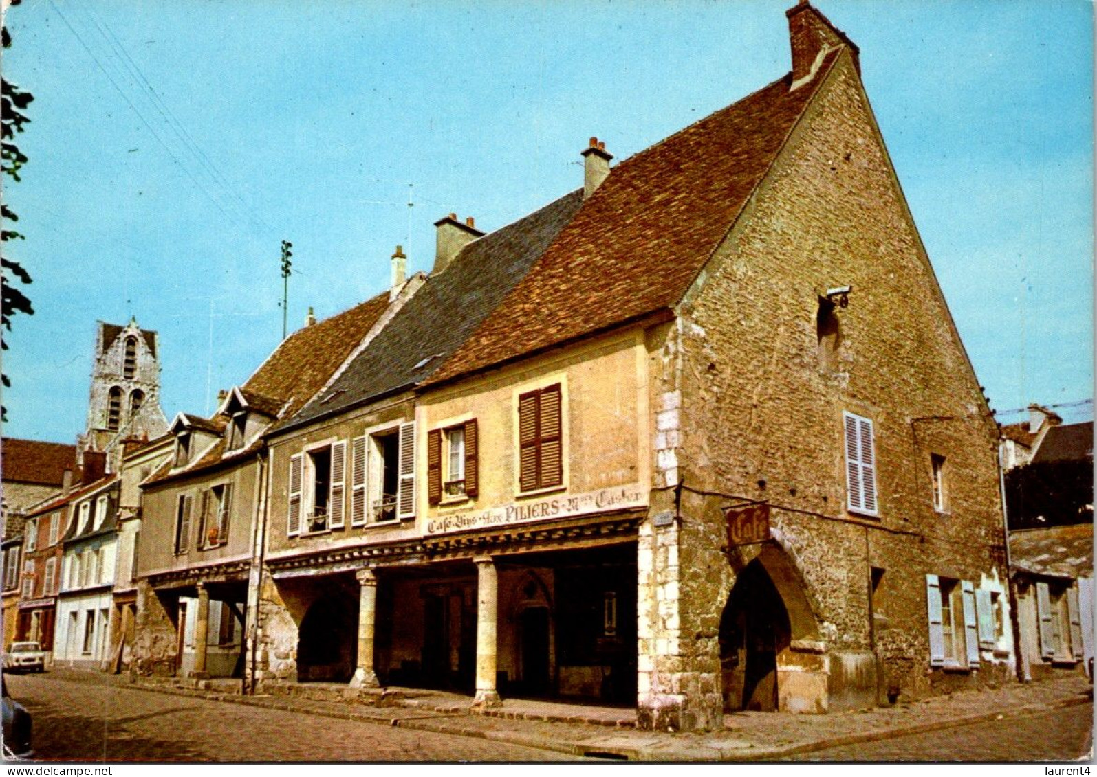 20-12-2023 (2 W 40) FRANCE - Ls Piliers Place St Gilles à Etampes - Plazas De Mercados