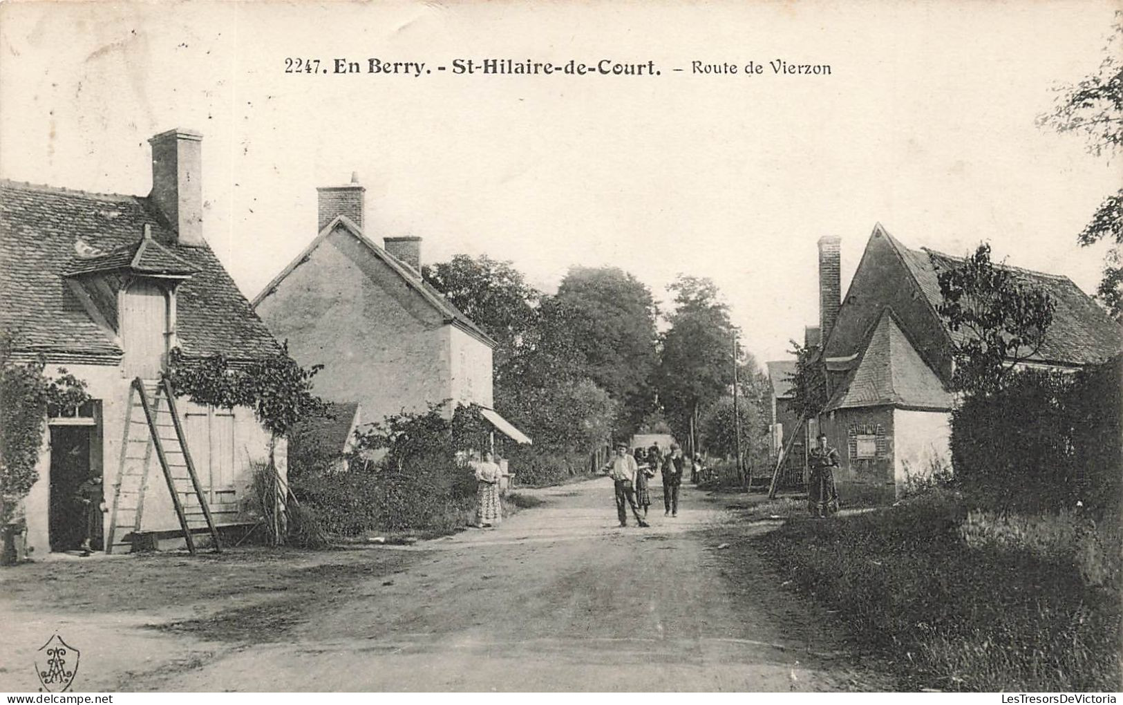 FRANCE - En Berry - St Hilaire De Court - Route De Vierzon - Enfants Jouant Sur La Route - Carte Postale Ancienne - Vierzon