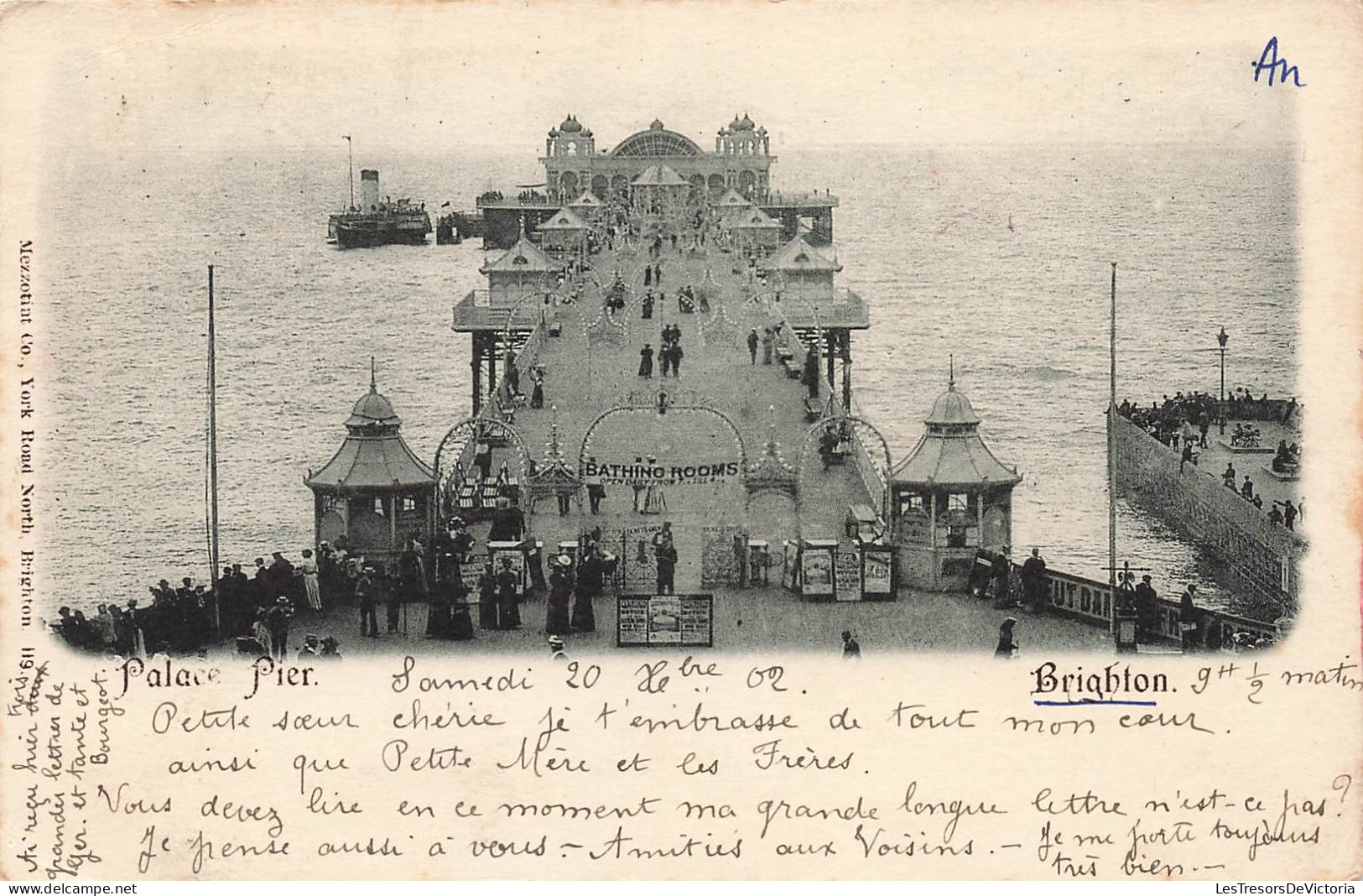 ROYAUME UNI - Angleterre - Palace Pier - Brighton - Bathing Rooms - Promenande - Animé - Carte Postale Ancienne - Brighton