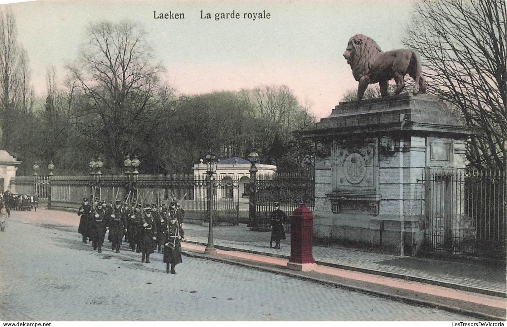 BELGIQUE - Bruxelles - Laeken - Les Gardes Royale - Colorisé - Carte Postale Ancienne - Laeken