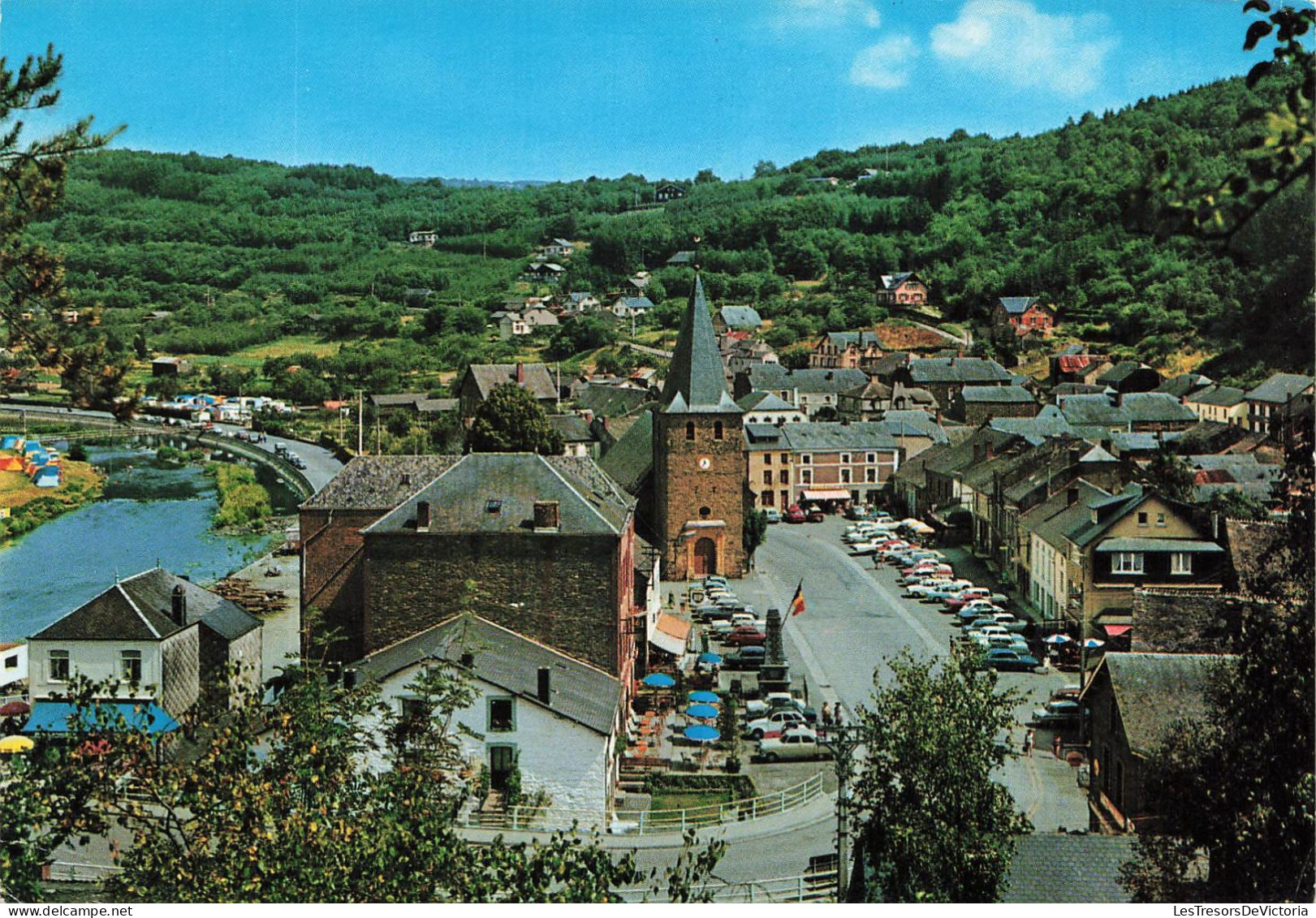 BELGIQUE - Bohan Sur Semois - La Place - Carte Postale - Dinant