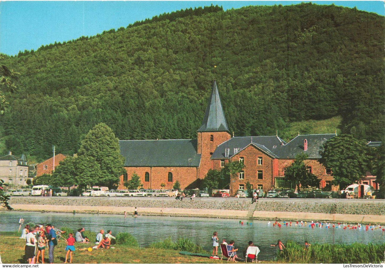 BELGIQUE - Bohan Sur Semois - Eglise Et Semois - Carte Postale - Dinant