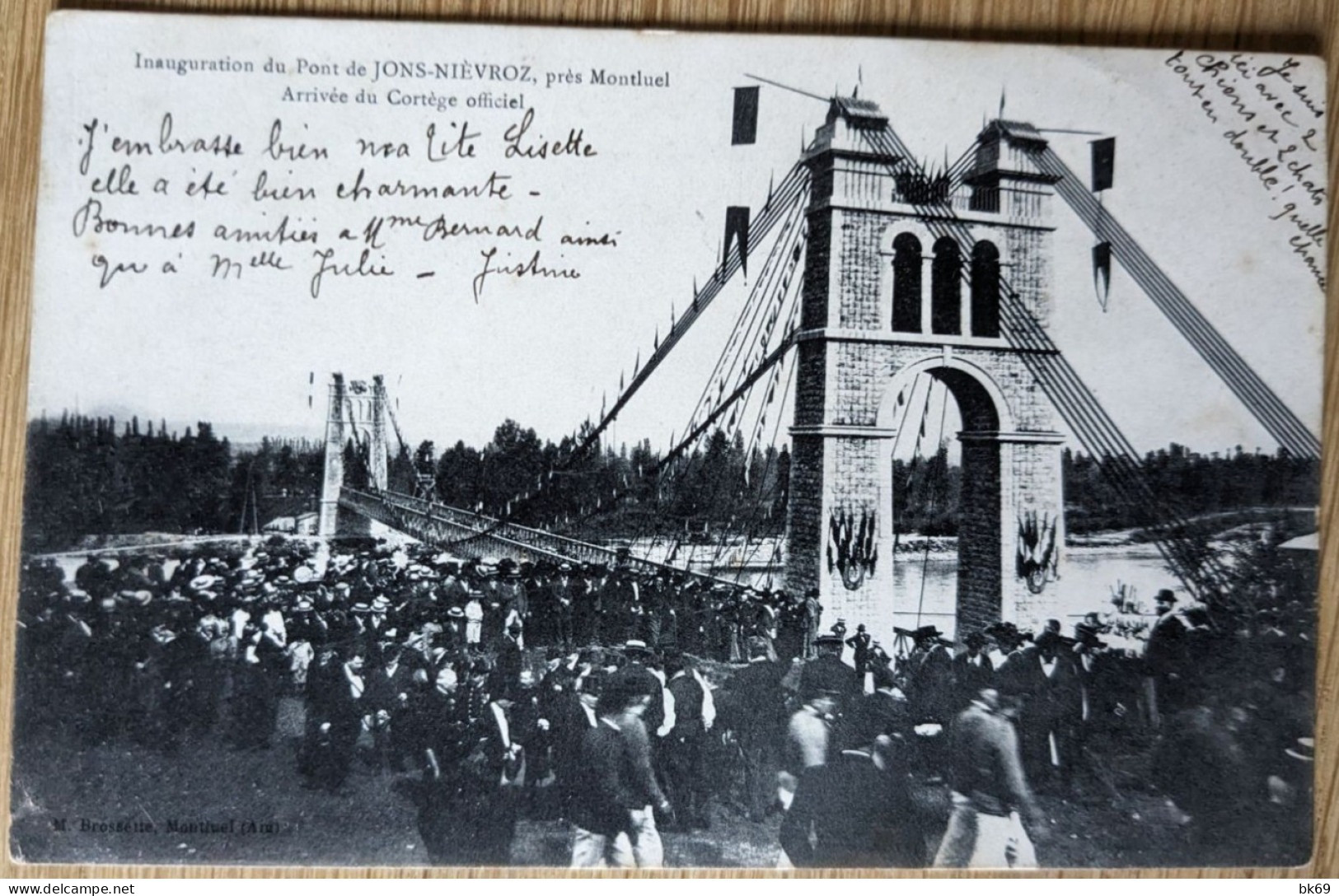 Jons Inauguration Du Pont - Niévroz, Près De Montluel. Arrivée Du Cortège Officiel -Très Animée, Oblitéré En Mai 1905 - Other & Unclassified