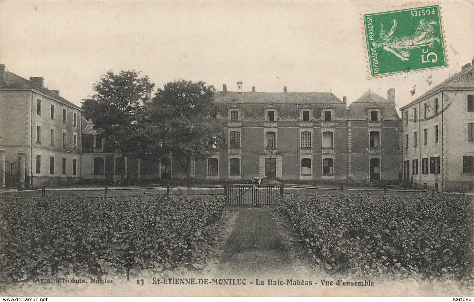 St étienne De Montluc * La Haie Mahéas , Vue D'ensemble * Le Bâtiment - Saint Etienne De Montluc