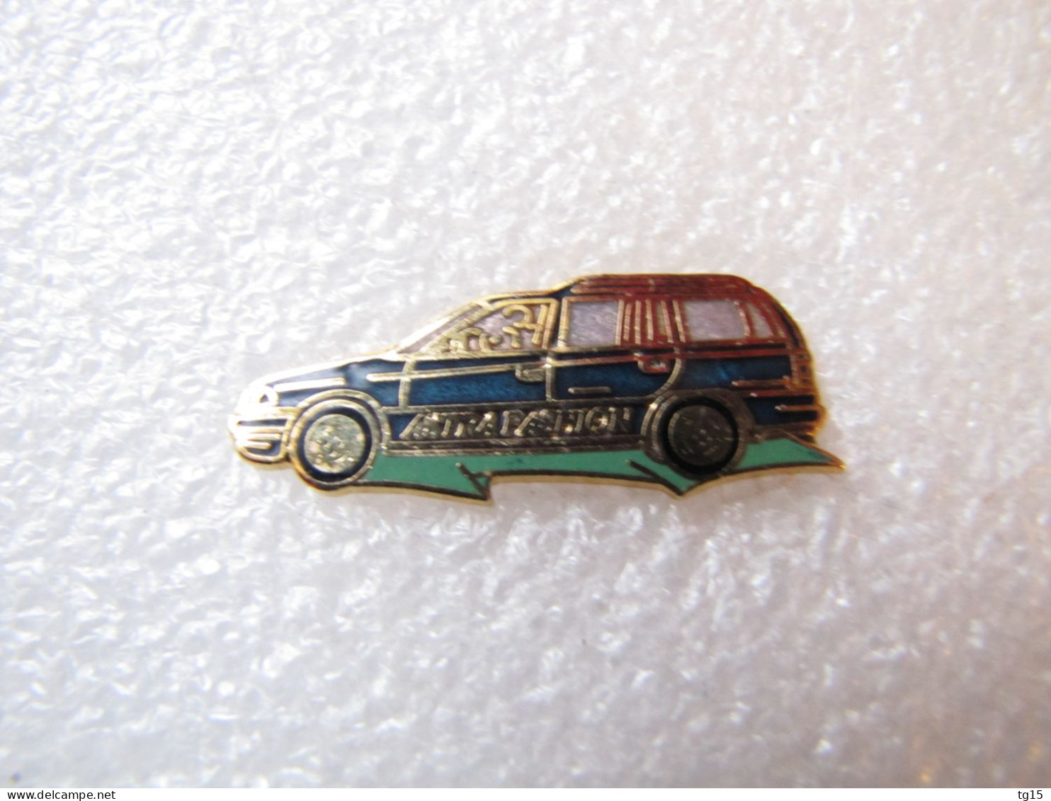 PIN'S    OPEL  ASTRA  FASHION  Email Grand Feu   Demons Et Merveilles - Opel