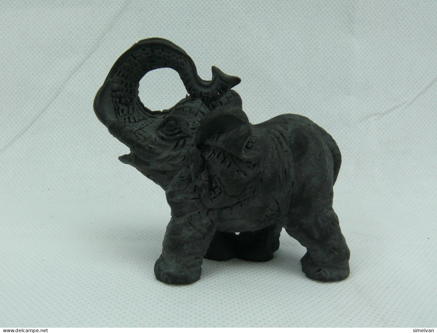 Beautiful Elephant Figurine Decorative Colectible #2216 - Otros & Sin Clasificación