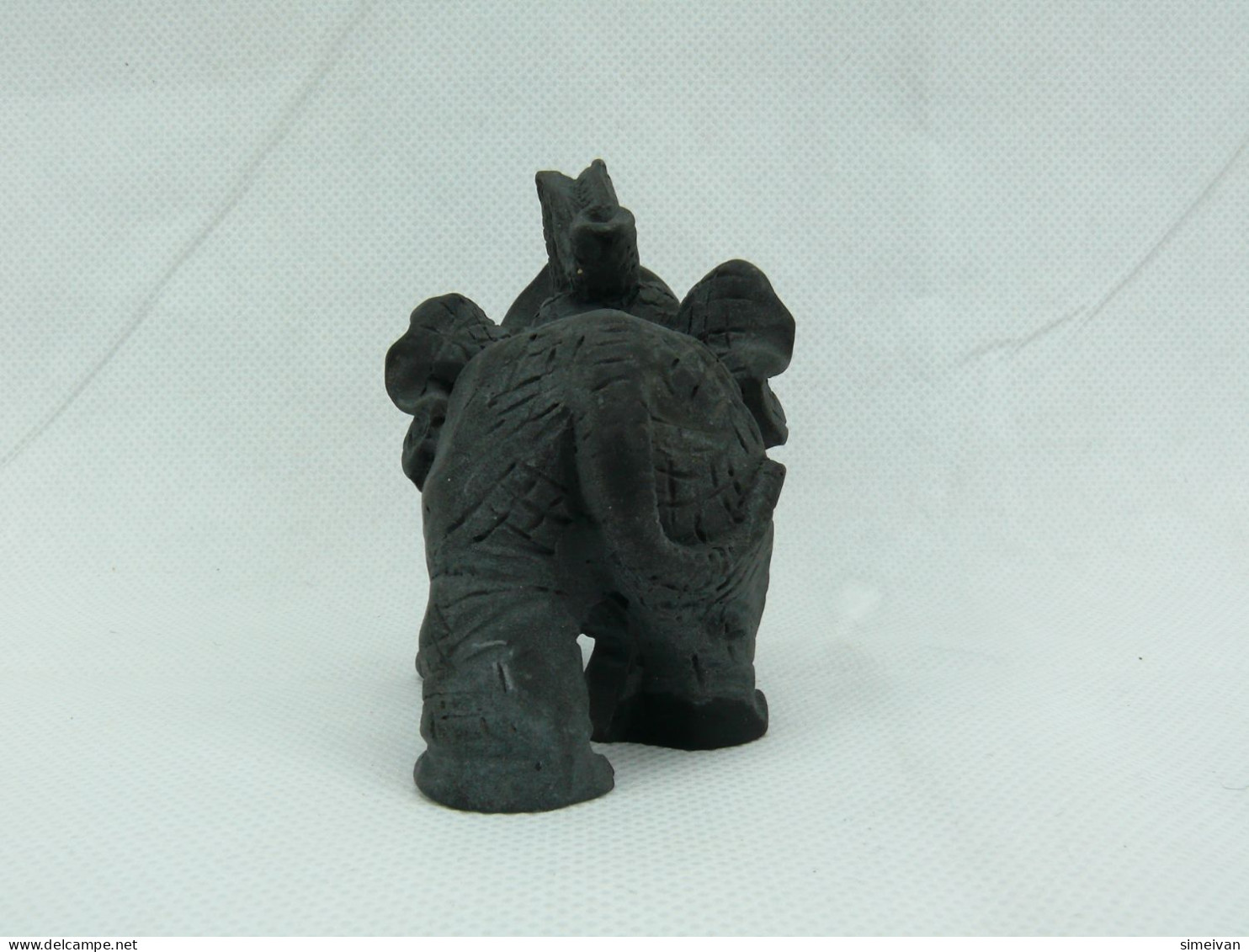 Beautiful Elephant Figurine Decorative Colectible #2216 - Otros & Sin Clasificación