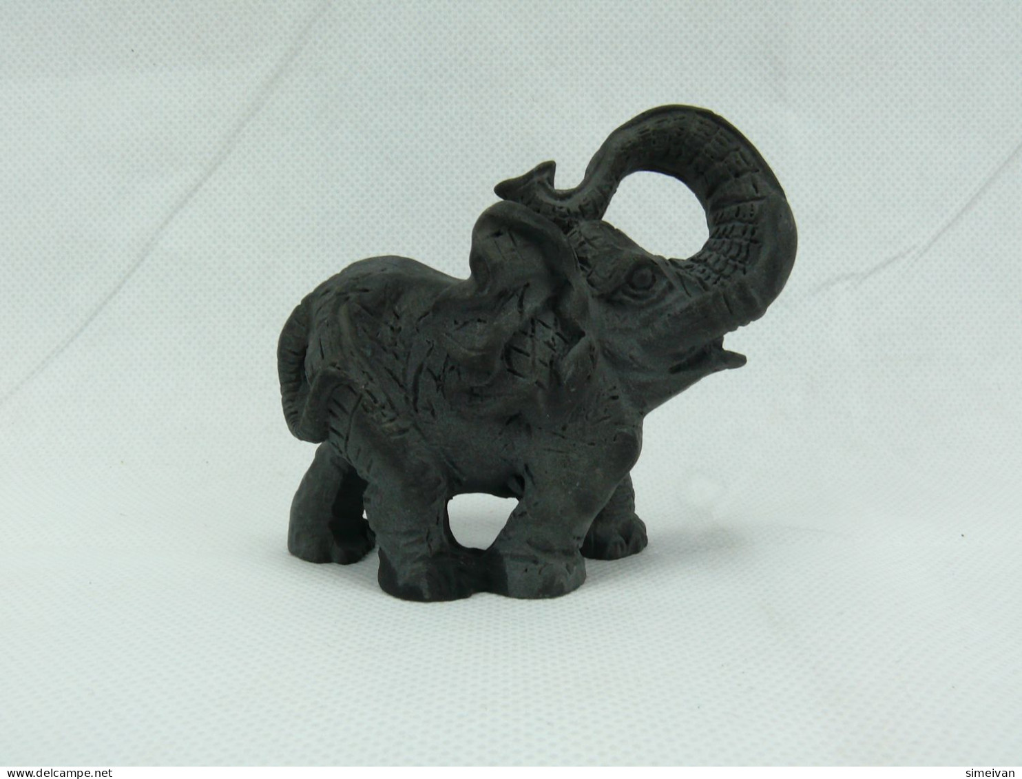 Beautiful Elephant Figurine Decorative Colectible #2216 - Otros & Sin Clasificación