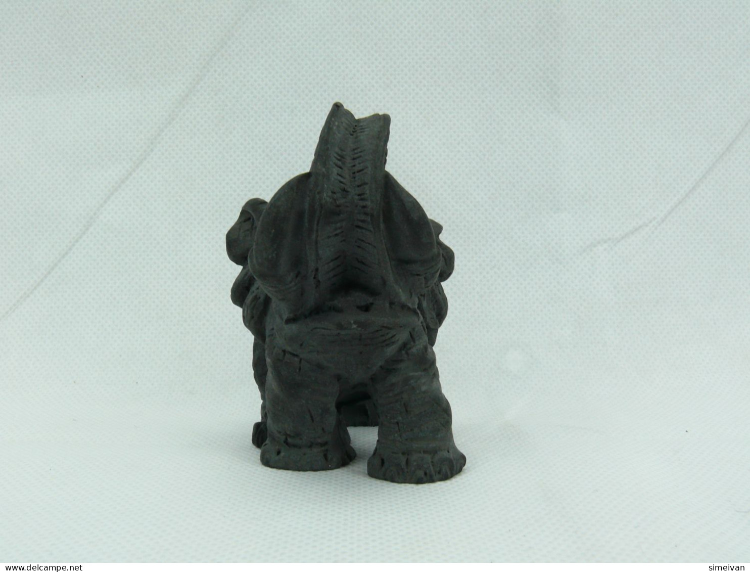 Beautiful Elephant Figurine Decorative Colectible #2216 - Otros & Sin Clasificación