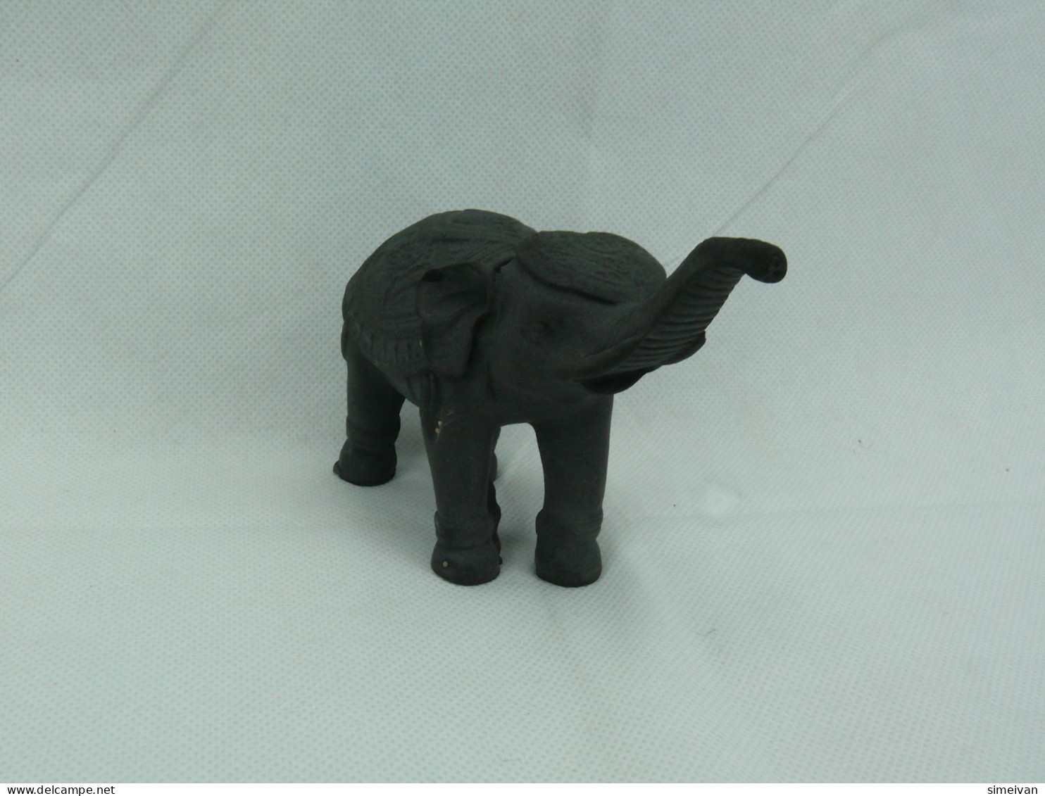 Beautiful Elephant Figurine Decorative Colectible #2217 - Other & Unclassified