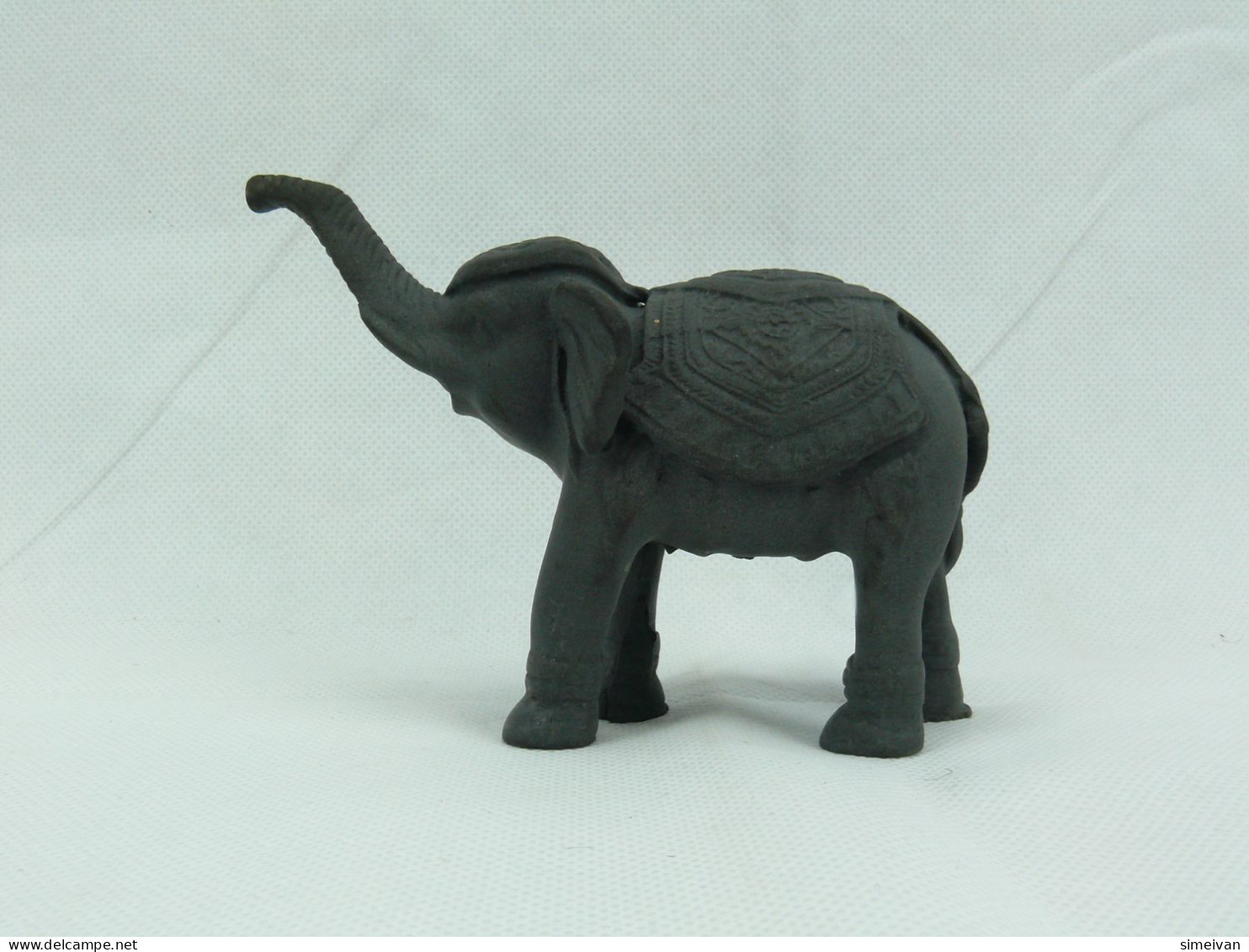 Beautiful Elephant Figurine Decorative Colectible #2217 - Andere & Zonder Classificatie
