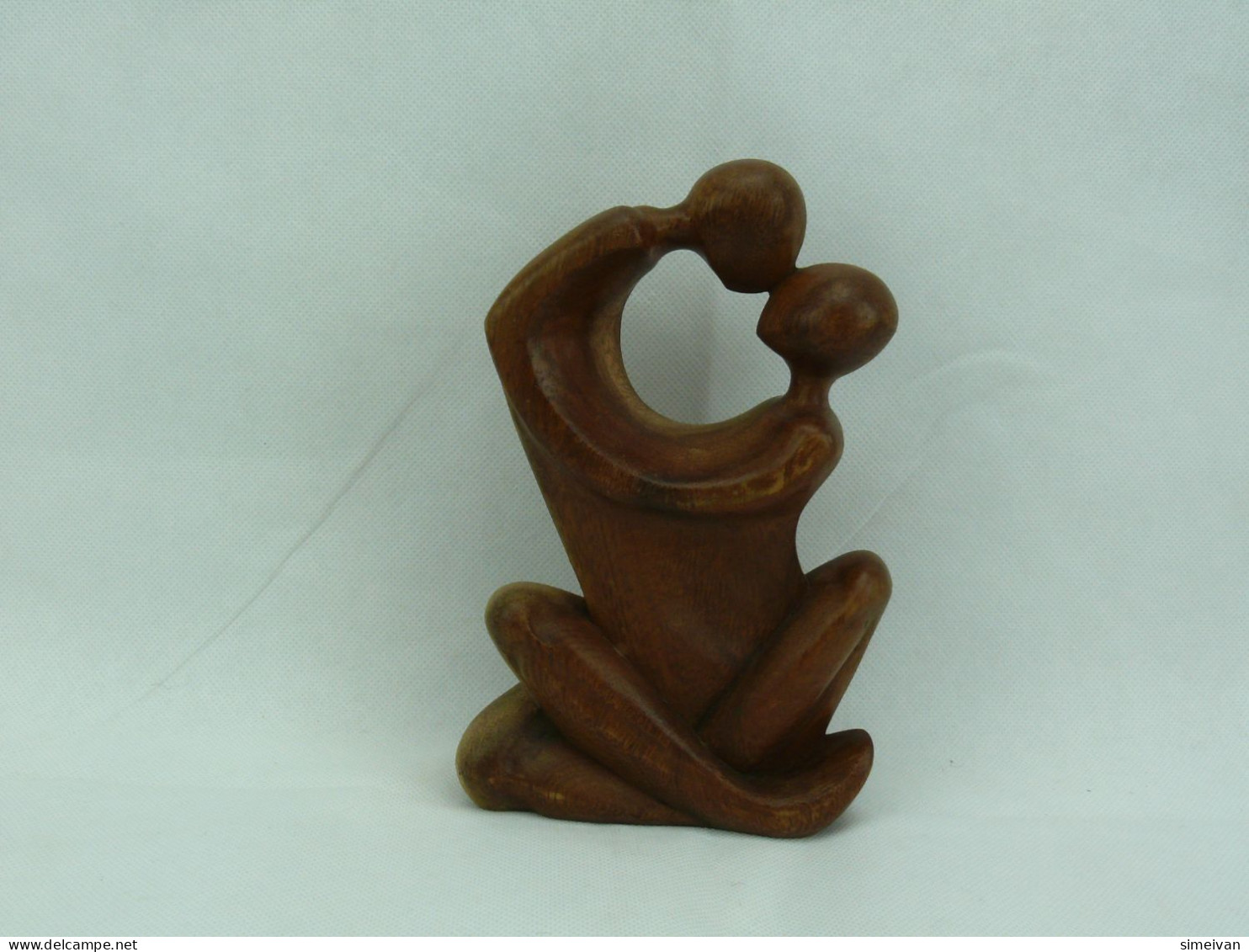 Beautiful Vintage Wooden Figurime Kissing Decorative Art #2218 - Madera