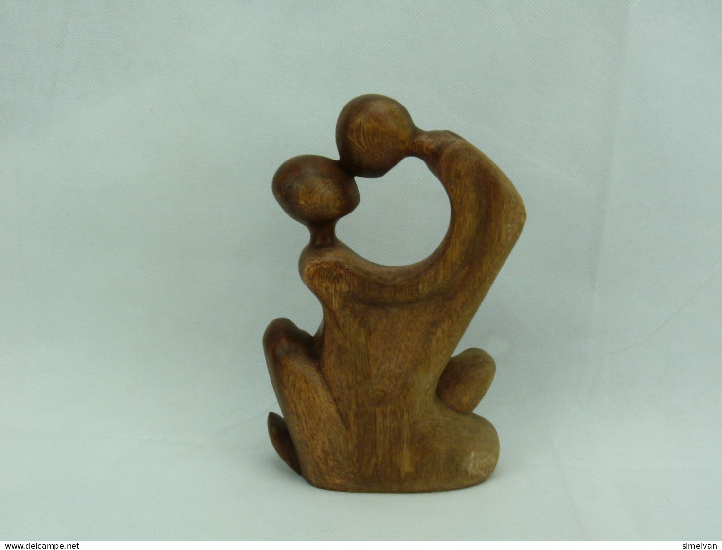 Beautiful Vintage Wooden Figurime Kissing Decorative Art #2218 - Bois